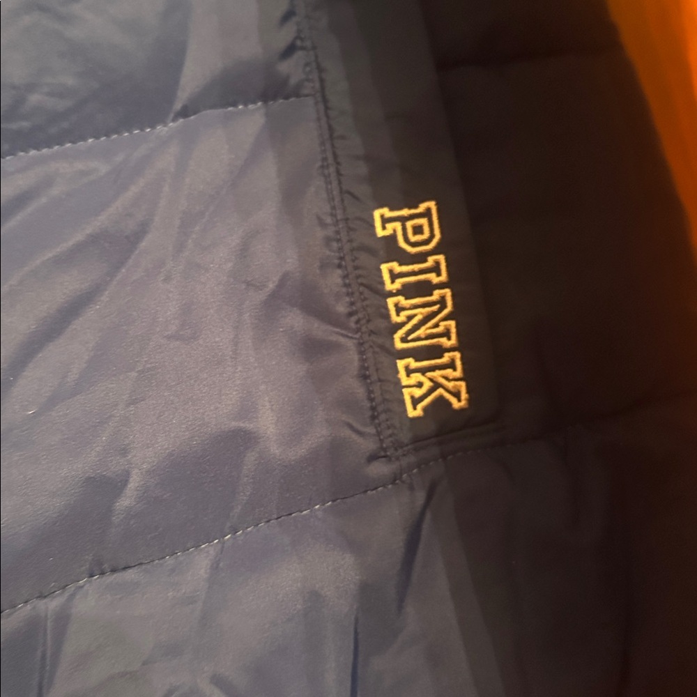 NWT VS Pink University of KY Puffer jacket - Size XS - Picture 4 of 5